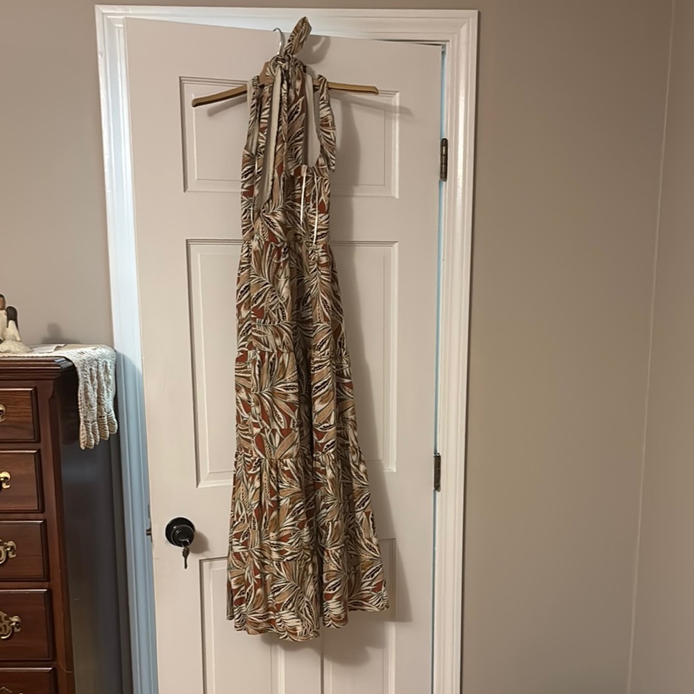 House of Harlow 1960 Leaf Patterned Dress
Dropped to  25!!!!now!!   New